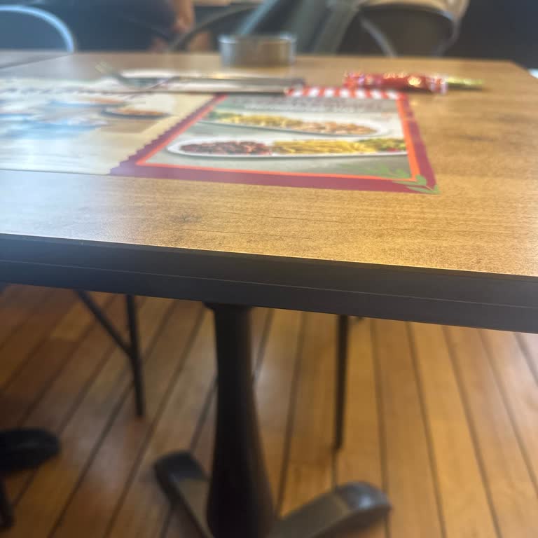 Tavuk Dünyası Adana Türkmenbaşı Şubesinde İlgisiz Personel Ve Uzun Bekleme Süresi