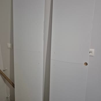 A101den Aldığım Gardırobun Kapakları Çatlak Değişim İçin Dönüş Alamıyorum