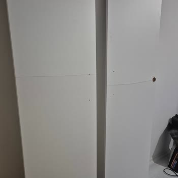 A101den Aldığım Gardırobun Kapakları Çatlak Değişim İçin Dönüş Alamıyorum