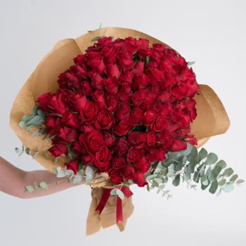 Eksik Ve Solmuş Güller, İlgisiz Hizmet: Özel Günü Hayal Kırıklığına Dönüştüren Sipariş