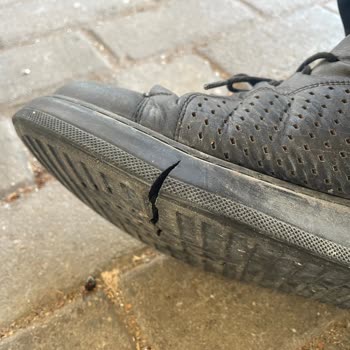 Kısa Sürede Yırtılan Ayakkabı İçin Üretim Hatası Kabul Edilmedi