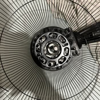 Kullanılmamış Ürün Değil, Kötü Koku Ve Düşen Parçalar