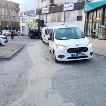 A101 Önünde Park Eden Araç Lastiğime Ve Jantıma Zarar Verdi