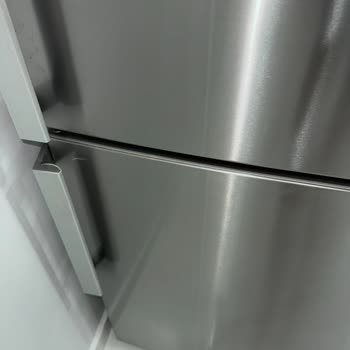 Vestel Buzdolabı Kapağında Oluşan Çizgiye Garanti Kapsamında Çözüm Sunulmadı