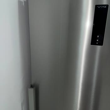 Vestel Buzdolabı Kapağında Oluşan Çizgiye Garanti Kapsamında Çözüm Sunulmadı