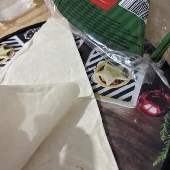 Aldığım Üçgen Yufkalar Birbirine Yapışık Ve Bayat Çıktı