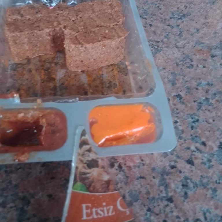 BİM Mn. Ege Çiğ Köfte Acı Sosunda Demir Tadına Benzer Sorun