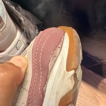 Skechers Ayakkabıda Erken Yırtılma Ve Olumsuz İnceleme Sonucu