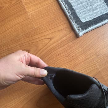 Garanti Süresine Rağmen Ayakkabı Değişimi Yapılmadı