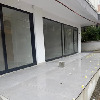 Türk Telekom Dükkanımın Önündeki Sarkan İnternet Kabloları Tehlike Oluşturuyor!