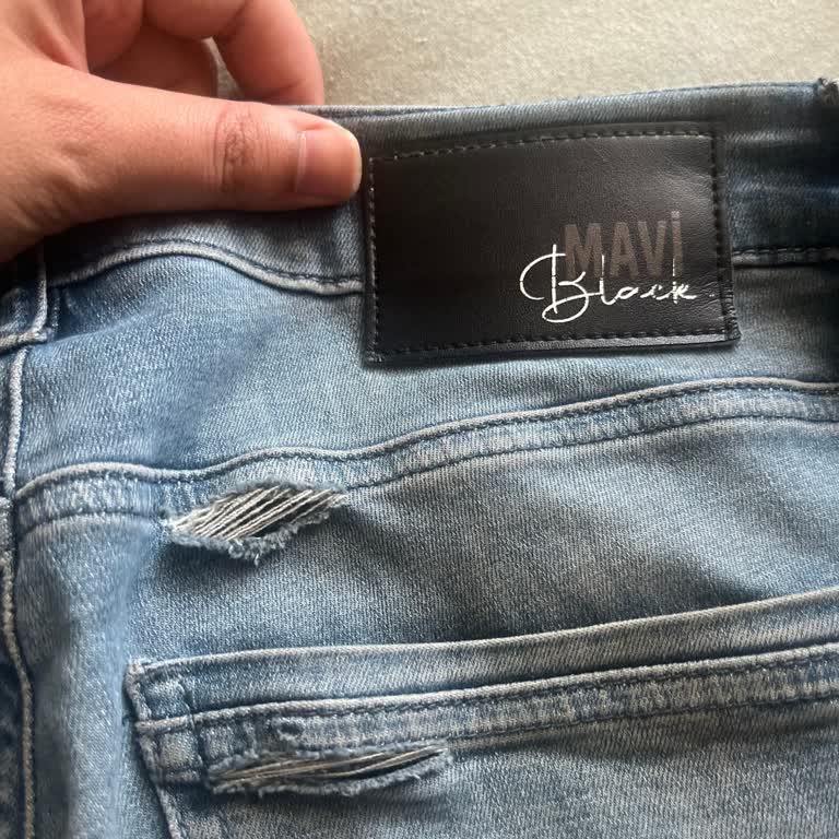 Üç Ayda Yırtılan Pantolon Ve Olumsuz İnceleme Sonucu