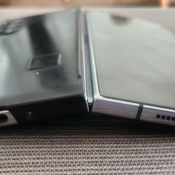 Samsung Galaxy Z Serisinde Kronik Menteşe Sorunu Ve Yüksek Onarım Ücreti