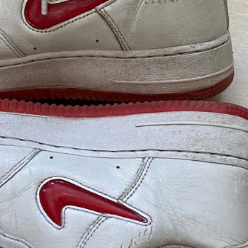 Nike Air Force Ayakkabı Dikiş Ve Yamukluk Sorunu Sonrası Mağaza İlgisizliği