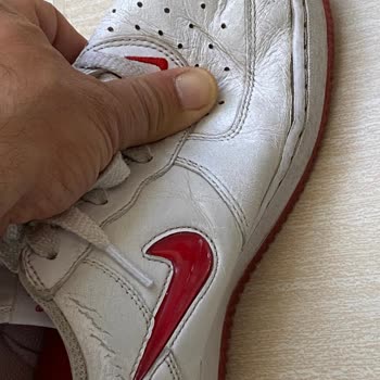 Nike Air Force Ayakkabı Dikiş Ve Yamukluk Sorunu Sonrası Mağaza İlgisizliği