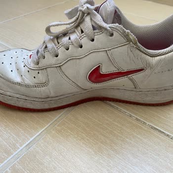 Nike Air Force Ayakkabı Dikiş Ve Yamukluk Sorunu Sonrası Mağaza İlgisizliği