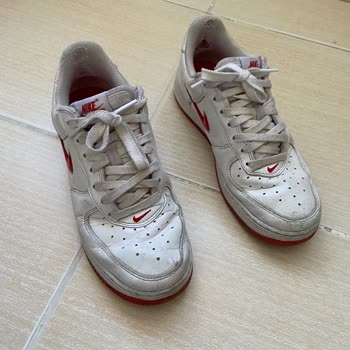 Nike Air Force Ayakkabı Dikiş Ve Yamukluk Sorunu Sonrası Mağaza İlgisizliği