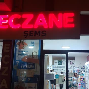Eczaneden Tarihi Geçmiş Mama Satılması Ve Denetimsizlik Endişesi