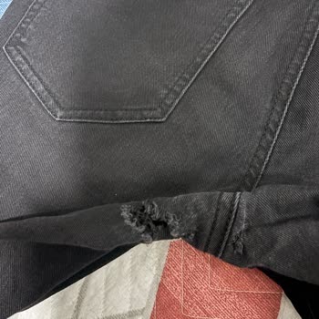 Yeni Aldığım Siyah Kot Pantolon Kısa Sürede Yıprandı