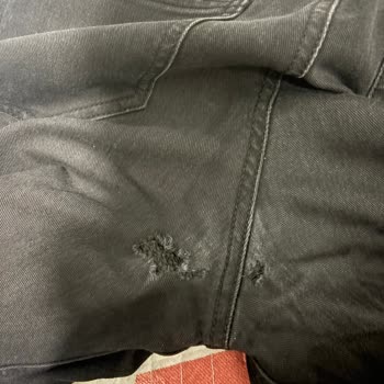 Yeni Aldığım Siyah Kot Pantolon Kısa Sürede Yıprandı