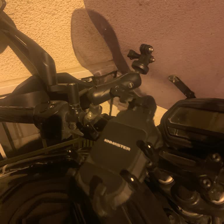 Titreşim Önleyici Özelliği Yetersiz Telefon Tutucu Nedeniyle Telefonum Zarar Gördü