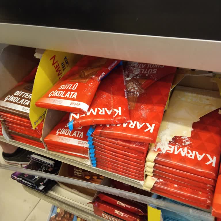 Sıcakta Klimasız Ve Yoğun Şok Market Deneyimi