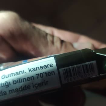 Parliament Sigara Paketinde Garip Tat Ve Yabancı Madde Sorunu