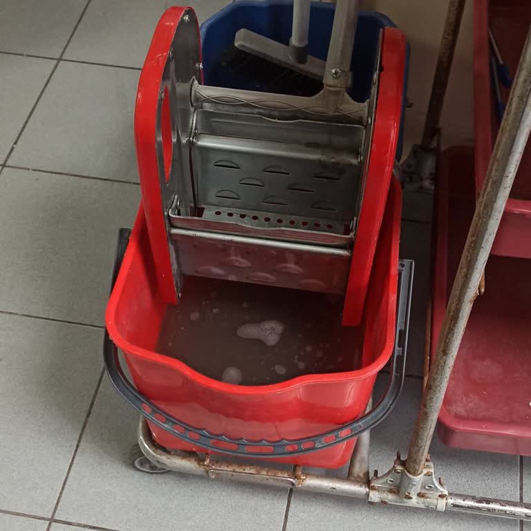 Nöroloji Cerrahisi Bölümünde Yetersiz Temizlik Ve İlgisiz Personel