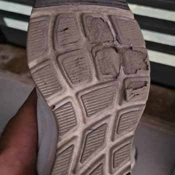 Skechers Satın Alınan Spor Ayakkabının Tabanında Beklenmedik Deformasyon Ve Olumsuz Yanıt