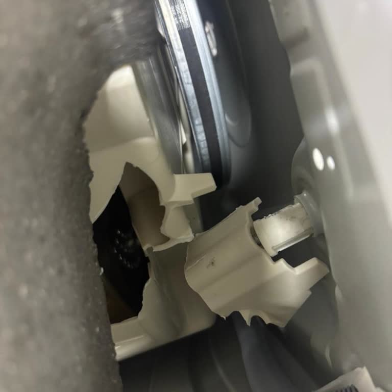 Kırık Çamaşır Makinesi İçin İade Ve Ücret Sorunu