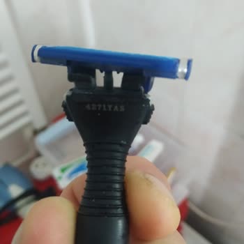 Gillette Sensör 3 Tıraş Bıçağı Başlığı Yerinden Çıkıyor