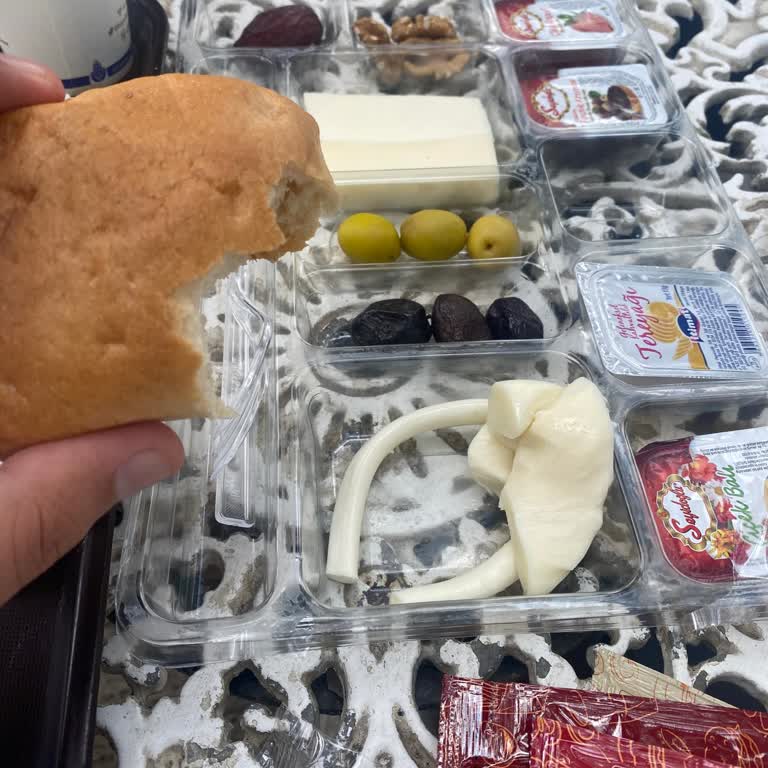 Kahvaltıda Ekmeğe Ve Otoparka Fahiş Ücret Şoku!