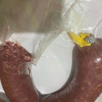 Beşler Gold Dana Sucukta Plastik Benzeri Yabancı Maddeyle Karşılaştım