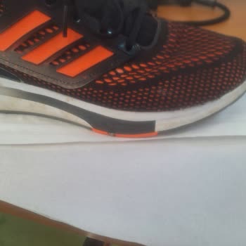 Adidas Ayakkabım Kapalı Sahada Açıldı Kullanıcı Hatası Dendi