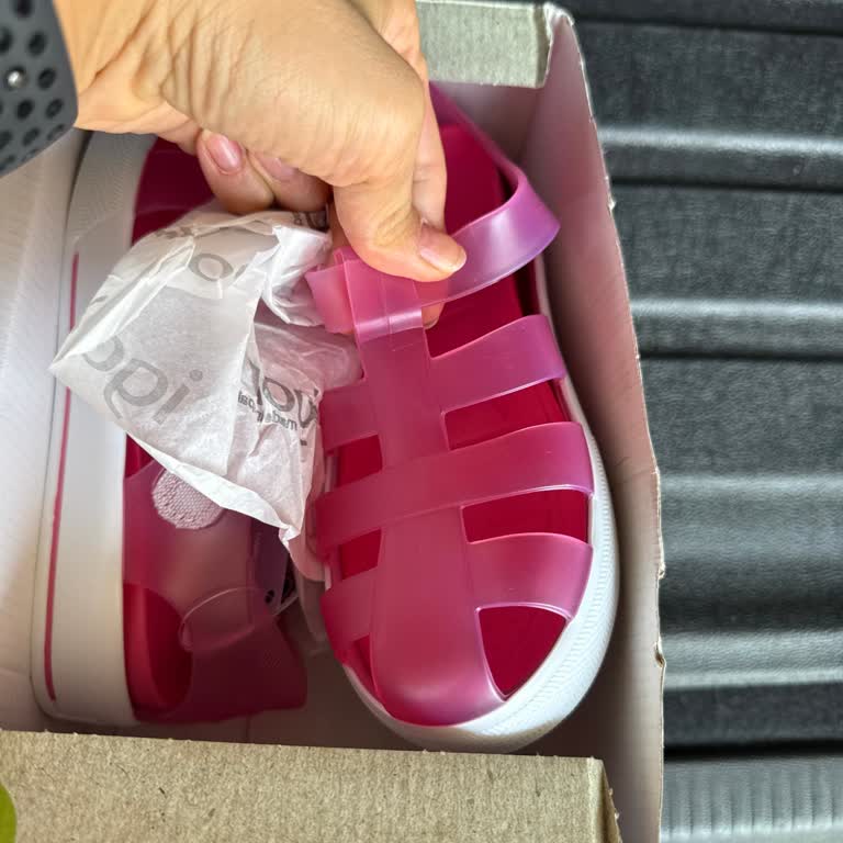 Yanlış Gönderilen Sandalet Ve İade Sürecinde Mağduriyet