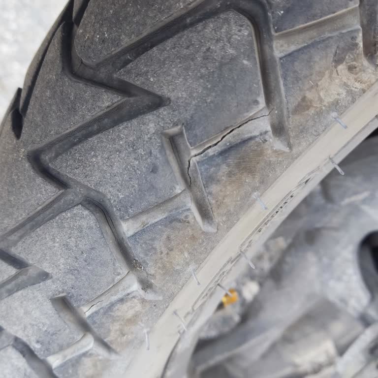 Tarihi Geçmiş Lastik Satışı Ve Güvenlik Endişesi