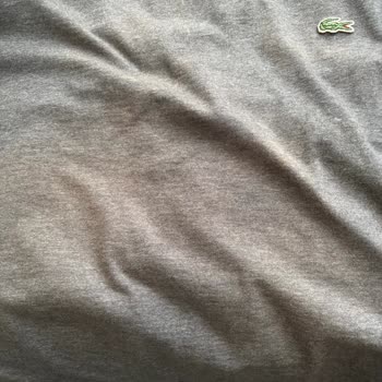 Yüksek Fiyatlı Lacoste Tişörtlerde Renk Solması Hayal Kırıklığı Yarattı