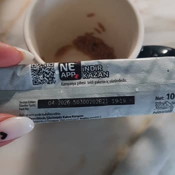 Satın Alınan Nescafe 2'si 1 Arada Paketinden Kurt Çıkması