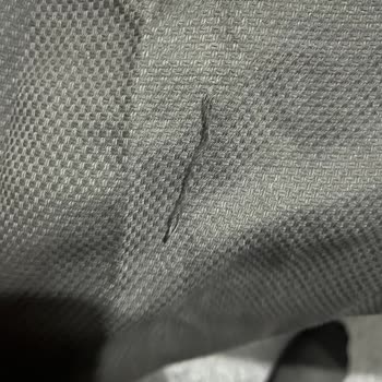 Aldığım Takım Elbiseler Kısa Sürede Söküldü, Mağaza Ve Fabrika Çözüm Sunmadı