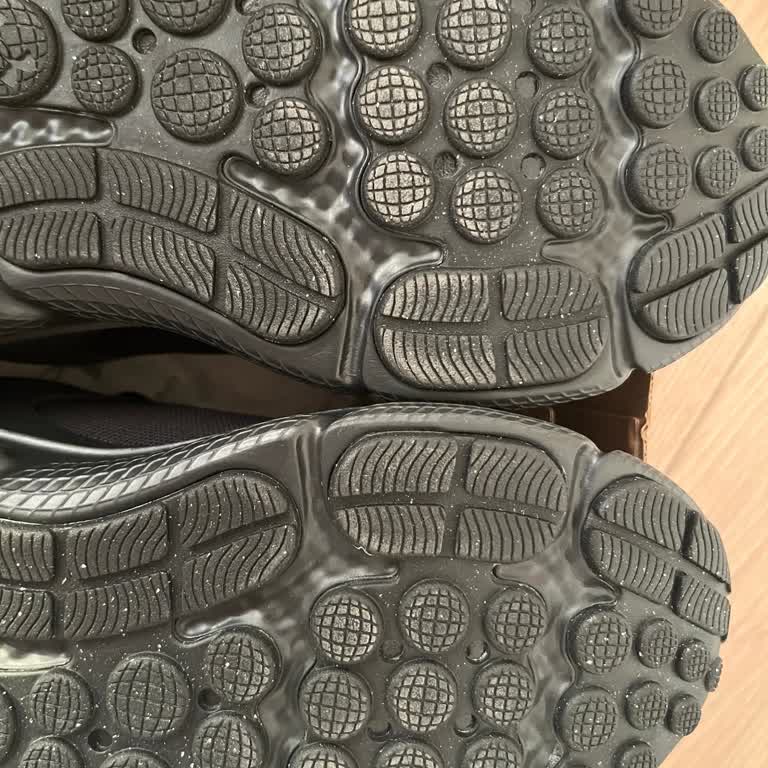 I Received a Used and Dirty UA Charged Assert 10 Running Shoe from UnderArmour.com