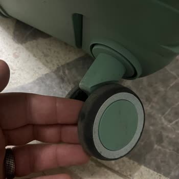 Altı Günlük Valizin Tekerlekleri Tatilde Parçalandı Mağduriyetim Giderilmiyor