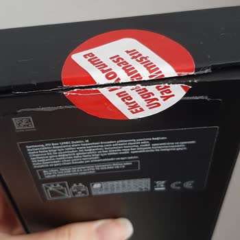 Media Markt İndirimli Aldığım Samsung Telefonun Kutusu Açılmış Ve Jelatinsiz Çıktı