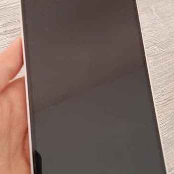 Media Markt İndirimli Aldığım Samsung Telefonun Kutusu Açılmış Ve Jelatinsiz Çıktı