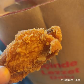 Popeyes'tan Aldığım Tavukta Tüy Çıkması Ve Hayal Kırıklığı