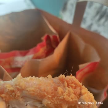 Popeyes'tan Aldığım Tavukta Tüy Çıkması Ve Hayal Kırıklığı