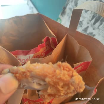 Popeyes'tan Aldığım Tavukta Tüy Çıkması Ve Hayal Kırıklığı