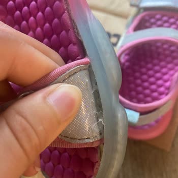 Aldığım Çocuk Sandaletinin Tabanı 2 Ayda Açıldı, Değişim Talep Ediyorum