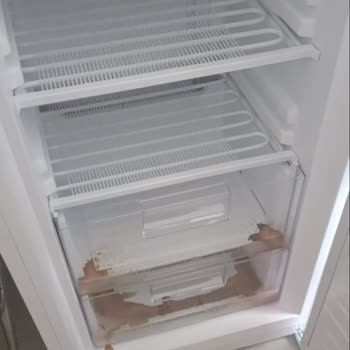 Yeni Alınan Derin Dondurucu Arızalı Çıktı, Servis Ve Müşteri Hizmetleri Mağdur Etti