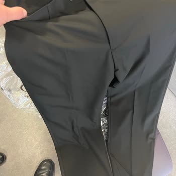 Sipariş Verdiğim Takım Elbise Kullanılmış Ve Kusurlu Geldi