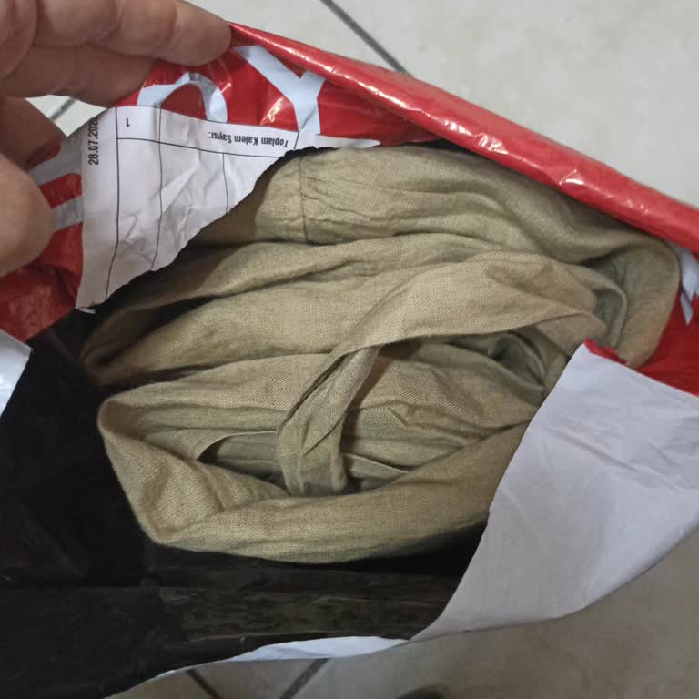 Pahalı Markalı Elbisenin Özensiz Paketlenmesi Alışverişimi Olumsuz Etkiledi