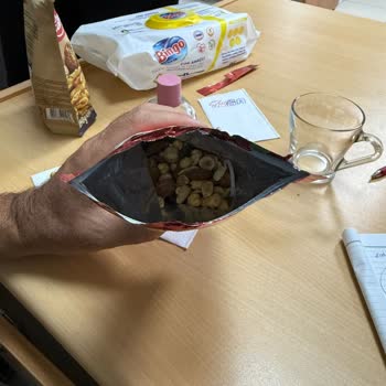 Kuruyemiş Paketinden Çıkan Plastik Parça Güvenimi Sarsıyor